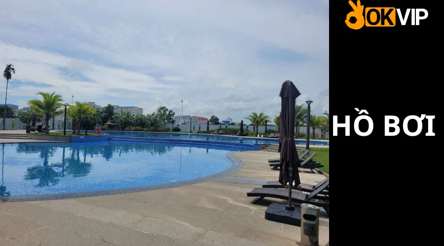 Hồ bơi rộng cho những nhân viên viên đam mê bơi lội